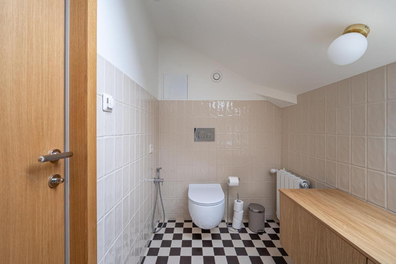 Bright Designer Apartment In City Centre ريغا المظهر الخارجي الصورة